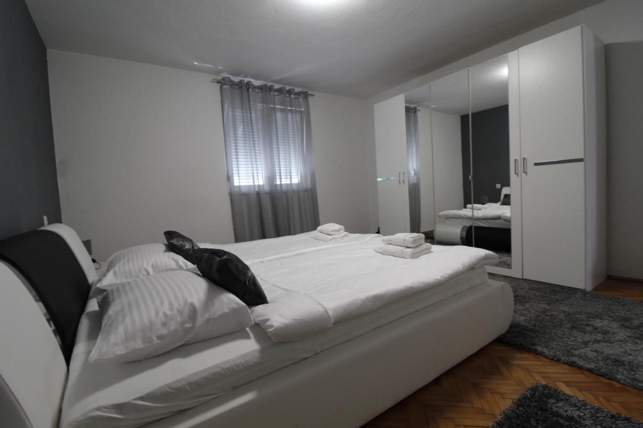 Apartment Matijas, 3 Bedroom Apt With Terrace And Parking Split Exterior photo